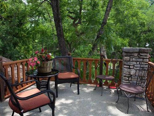 Creekhaven Inn & Spa Wimberley Extérieur photo