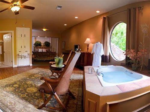 Creekhaven Inn & Spa Wimberley Extérieur photo